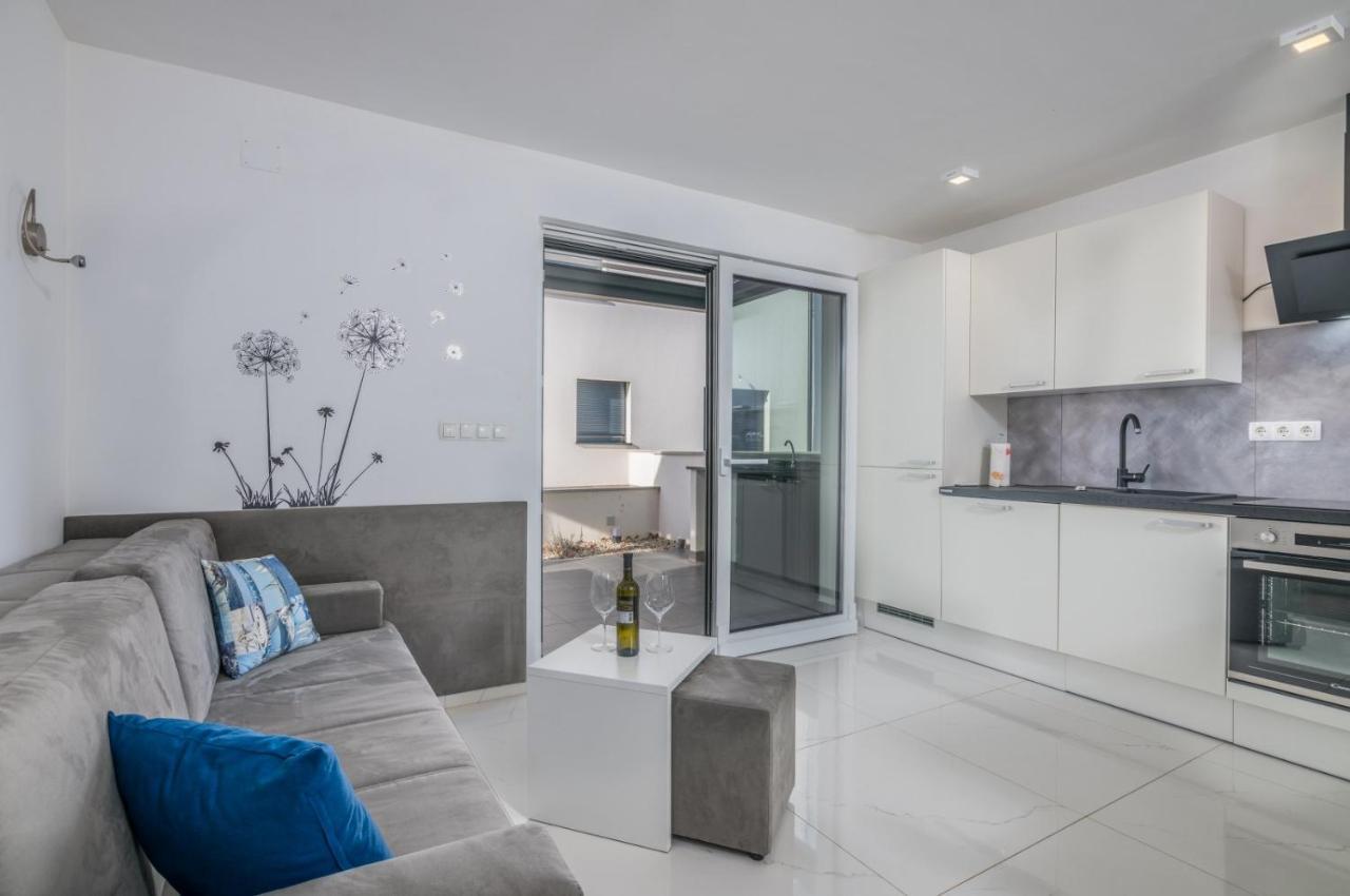 Apartments Elle Luxury Vantacici Малинска Экстерьер фото